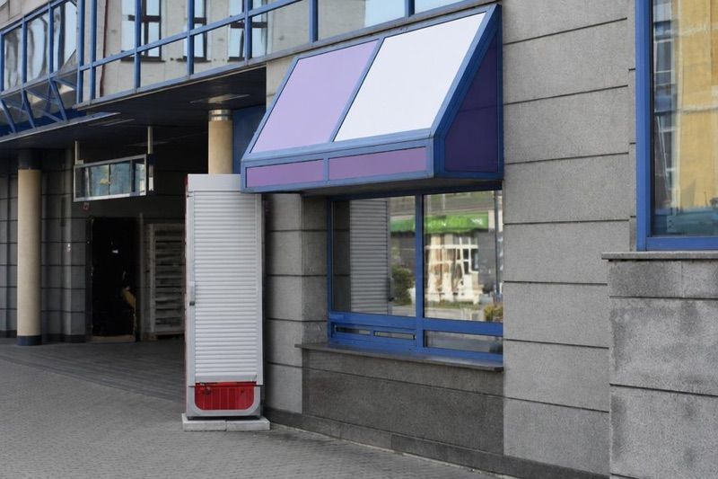 Kiosk, sklep przy dworcu Lublin Główny