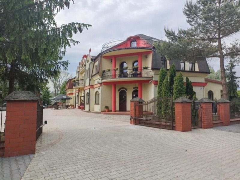Zajazd Miechus, житло біля вокзалу Мєхув