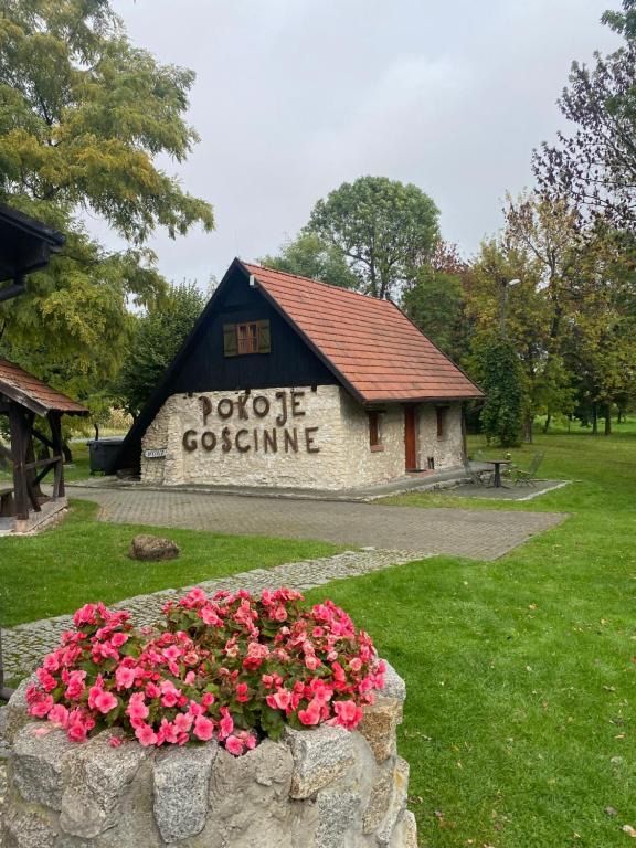 Karczma Siedlisko Pokoje Gościnne, житло біля вокзалу Мєхув