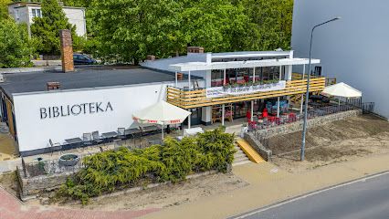 Restauracja Stara Biblioteka, біля вокзалу Międzyzdroje