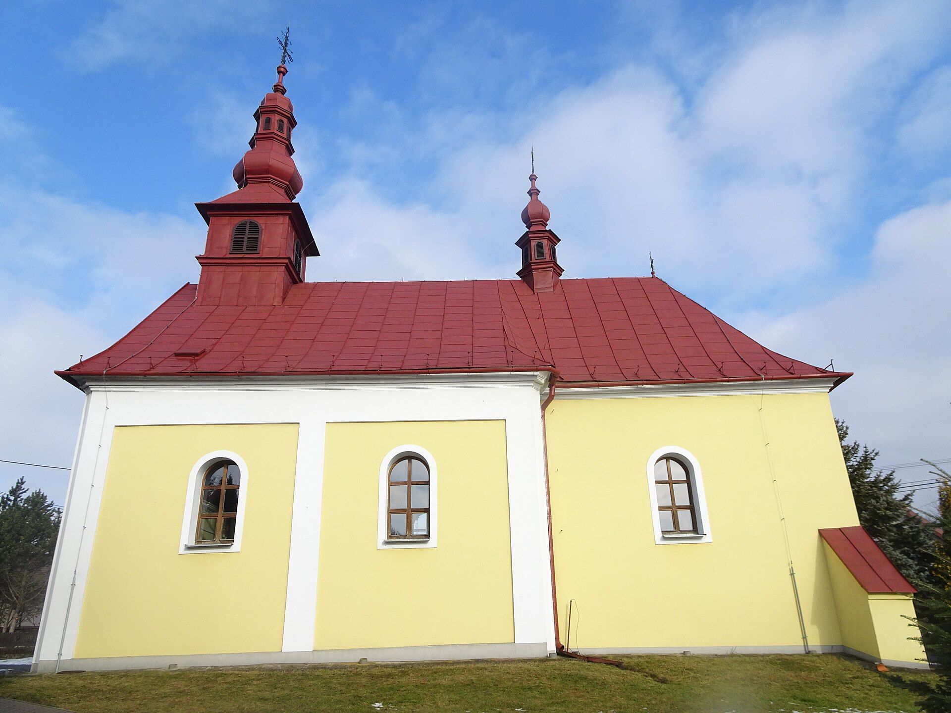Kościół Rzymskokatolicki, atrakcja w pobliżu dworca Mrozy