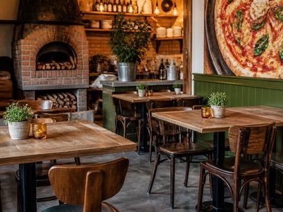 Pizza House, біля вокзалу Mrozy