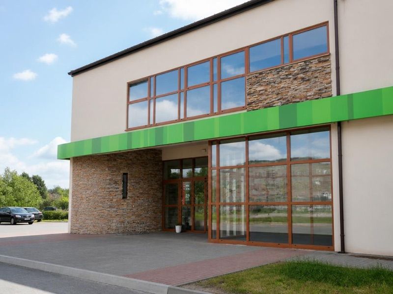 Delikatesy Centrum, sklep przy dworcu Muszyna