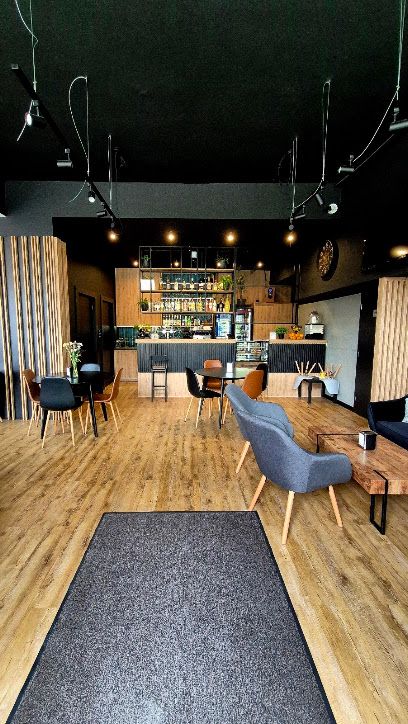 Restauracja Paleta Smaków, біля вокзалу Nisko