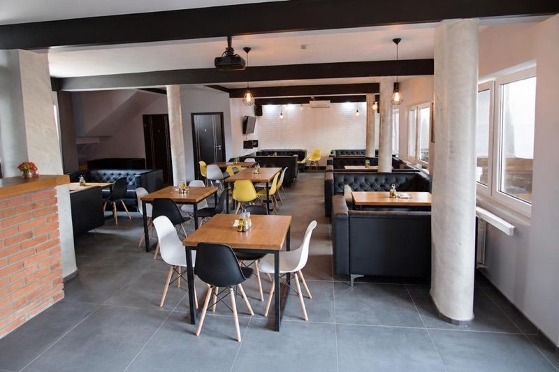 Pizzeria Rawiola, біля вокзалу Nowa Sarzyna