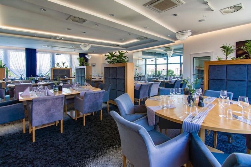 Restauracja Fiesta, біля вокзалу Nowa Sól