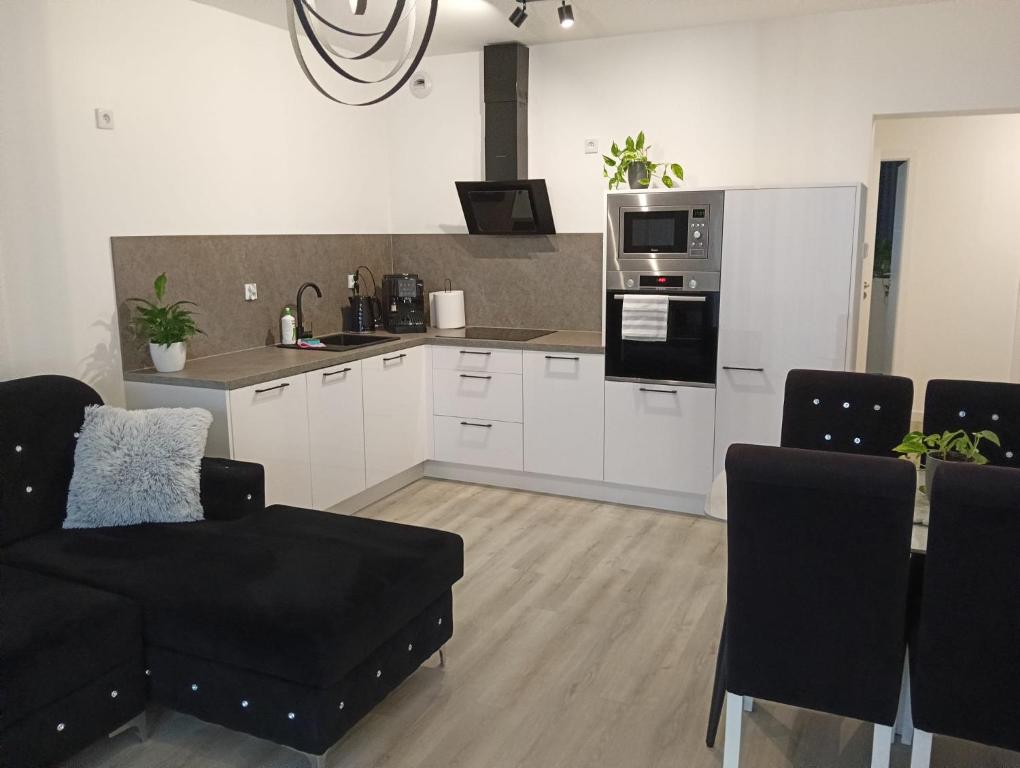 Apartament MajaHouse 2, житло біля вокзалу Нова-Суль