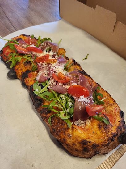 Przystanek Pizza, біля вокзалу Nowy Tomyśl