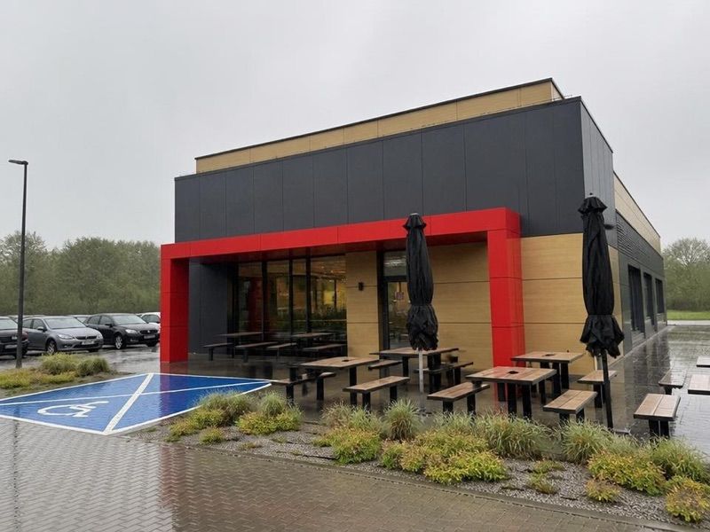 KFC Nysa PKS, біля вокзалу Nysa