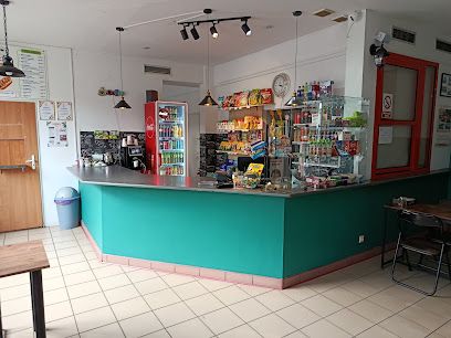 Bistro Na PeKaeSie, біля вокзалу Ostrowiec Świętokrzyski