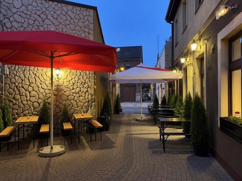 YUSUF ANTALYA KEBAB & PİZZA, біля вокзалу Ostrzeszów
