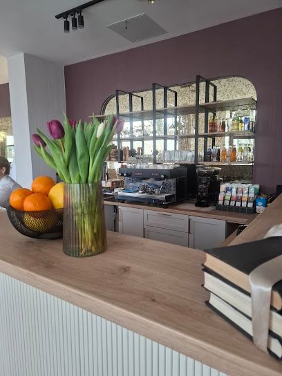 Bistro & Restauracja Z Pieca, біля вокзалу Oświęcim