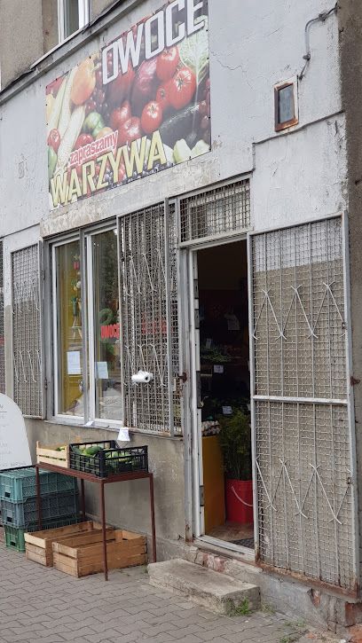 Warzywniak "Owoce, warzywa", магазин біля вокзалу Пабяніце