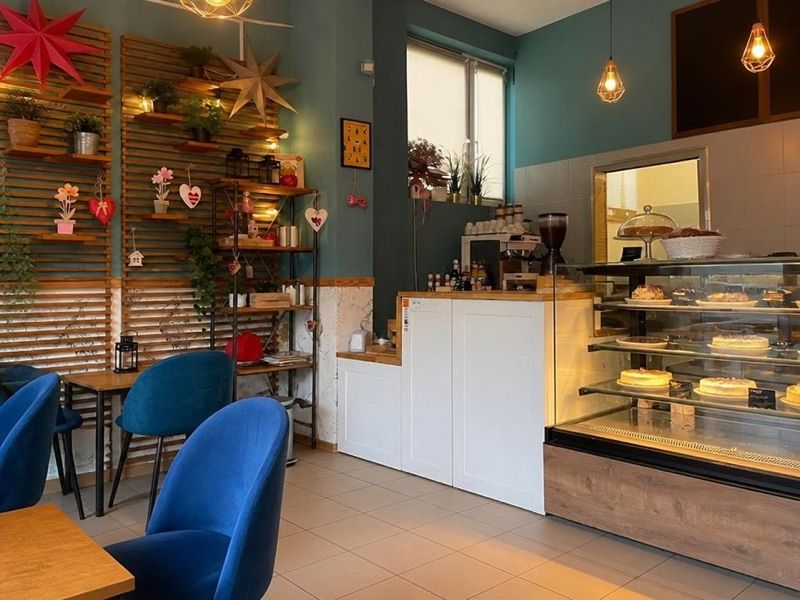 Flora Cafe, біля вокзалу Piaseczno