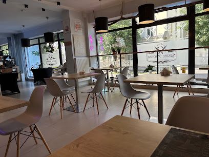BistroMachina, біля вокзалу Piotrków Trybunalski