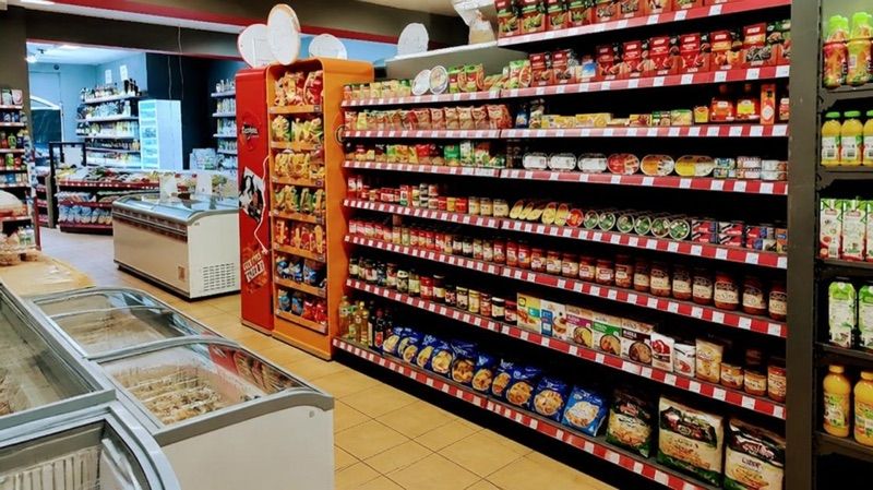 Groszek, sklep przy dworcu Poznań Główny