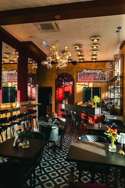 Restauracja Broadway, біля вокзалу Pruszcz Gdański