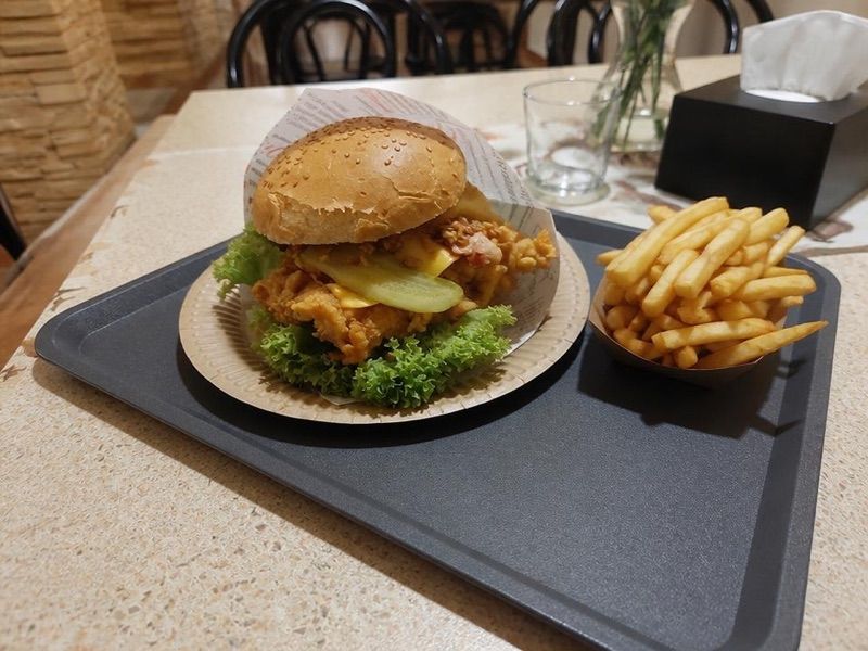Chicken Bar, біля вокзалу Rogoźno Wielkopolskie