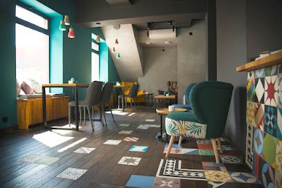 Kino za Rogiem Café, біля вокзалу Rzeszów