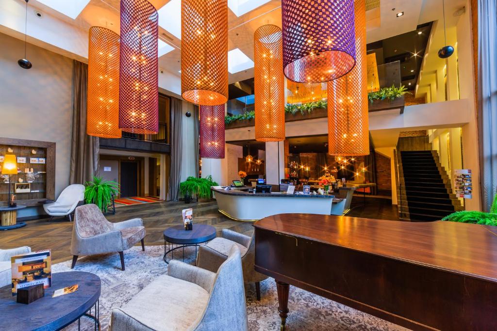 Hotel Bristol Tradition and Luxury, житло біля вокзалу Жешув Головний