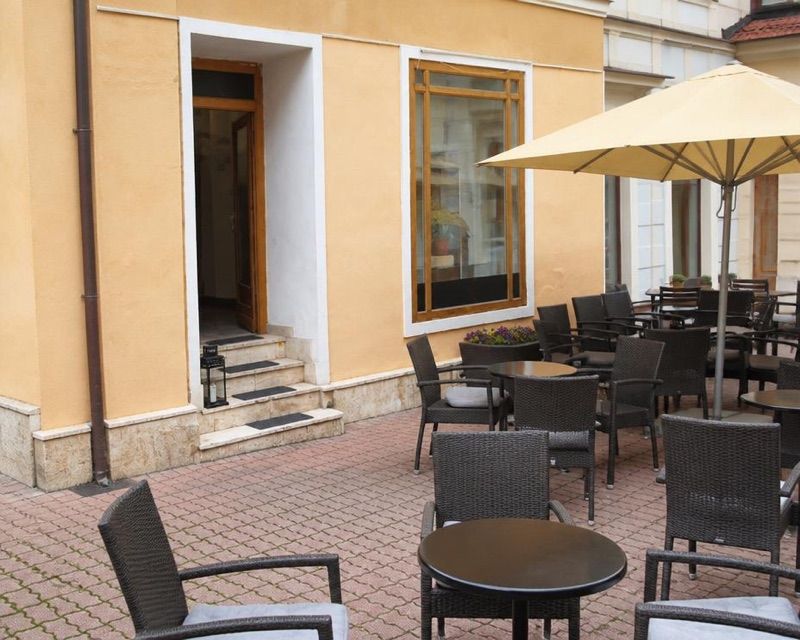 Barzzuz Kafehaus, okolice dworca Banská Bystrica