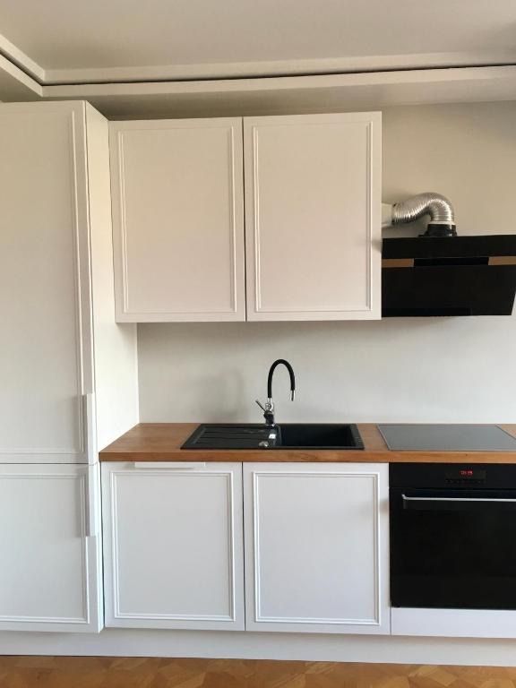 Apartament Batorego, житло біля вокзалу Скерневиці