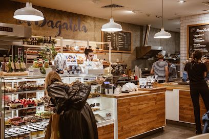 La Bagatela, біля вокзалу Sopot