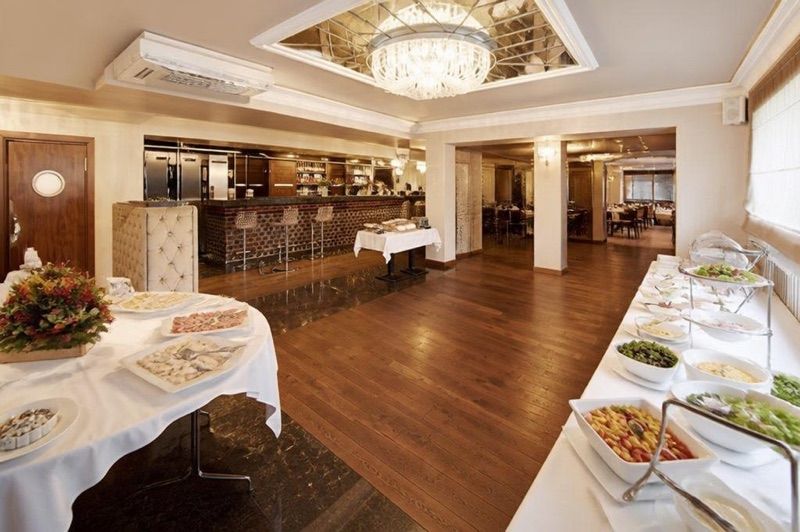 Restauracja Tamarynd, біля вокзалу Sosnowiec Dańdówka