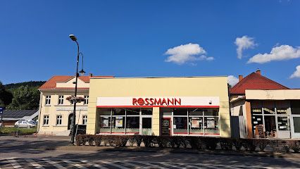 Drogeria Rossmann, магазин біля вокзалу Суха Бескідзка Замок