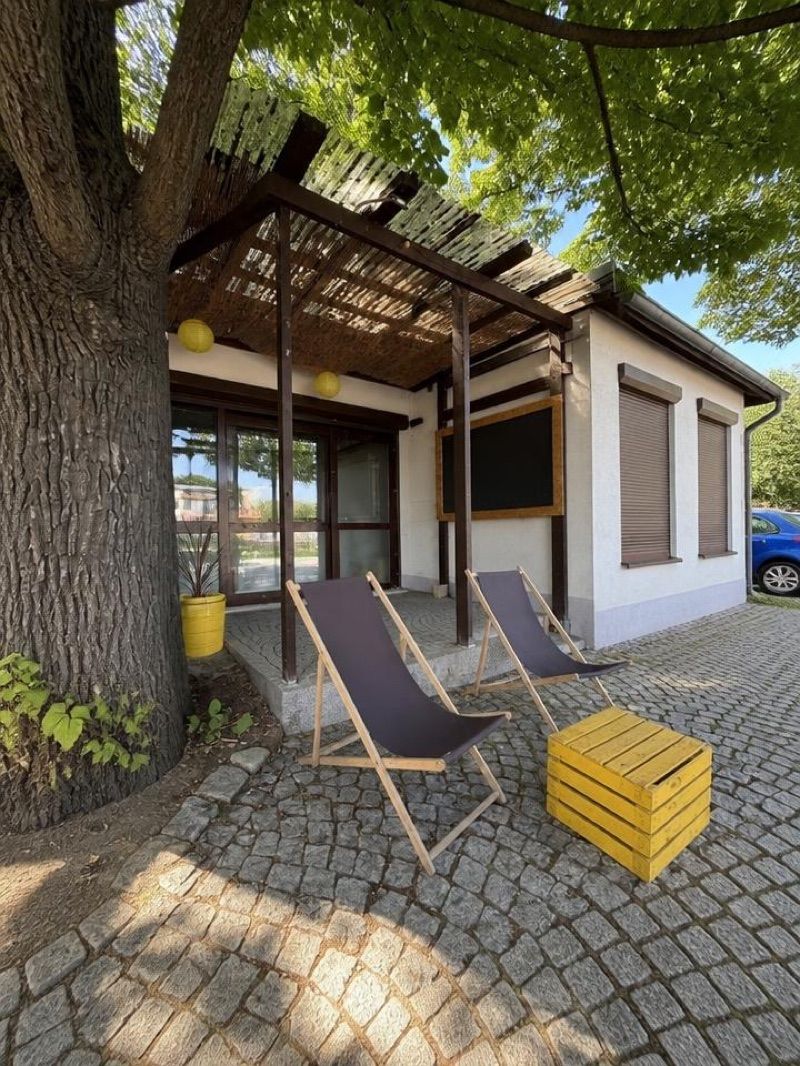 Ginger Concept, біля вокзалу Świdnica Miasto