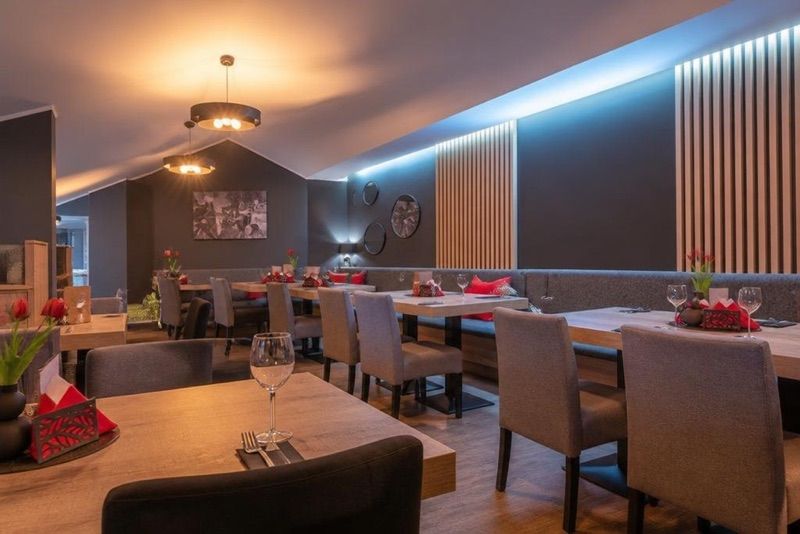 Restauracja MARATINO, біля вокзалу Szamotuły
