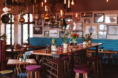 Restauracja Lokalna & Bawialnia Balon, біля вокзалу Dworzec PKP Szczecin Główny