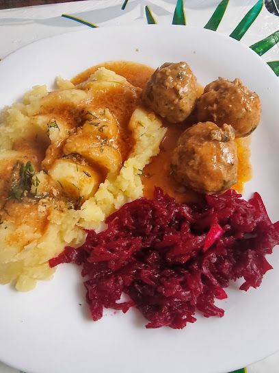 Bistro Rajski Ogród, біля вокзалу Dworzec kolejowy Szczecinek