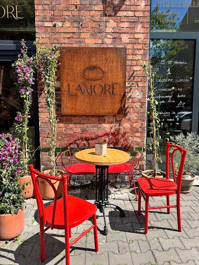 L'amore Bakery, біля вокзалу Tarnowskie Góry