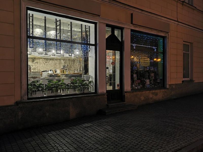 A-Qrat Salon Prasowy, sklep przy dworcu Tarnowskie Góry