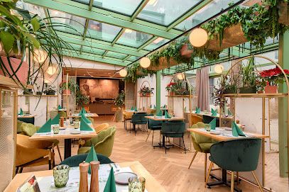 Restauracja ESENCJA, біля вокзалу Toruń Miasto