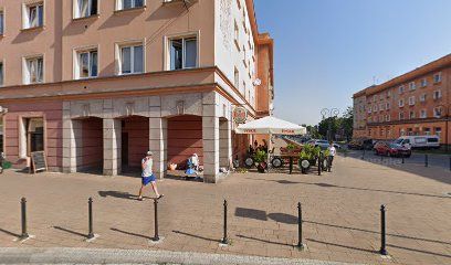 Mała kawiarnia, біля вокзалу Tychy