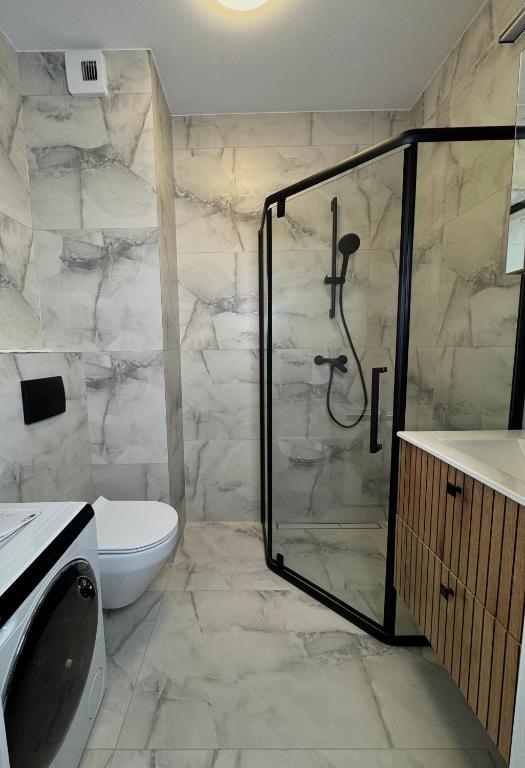 Apartament Kwiatowa, житло біля вокзалу Тихи