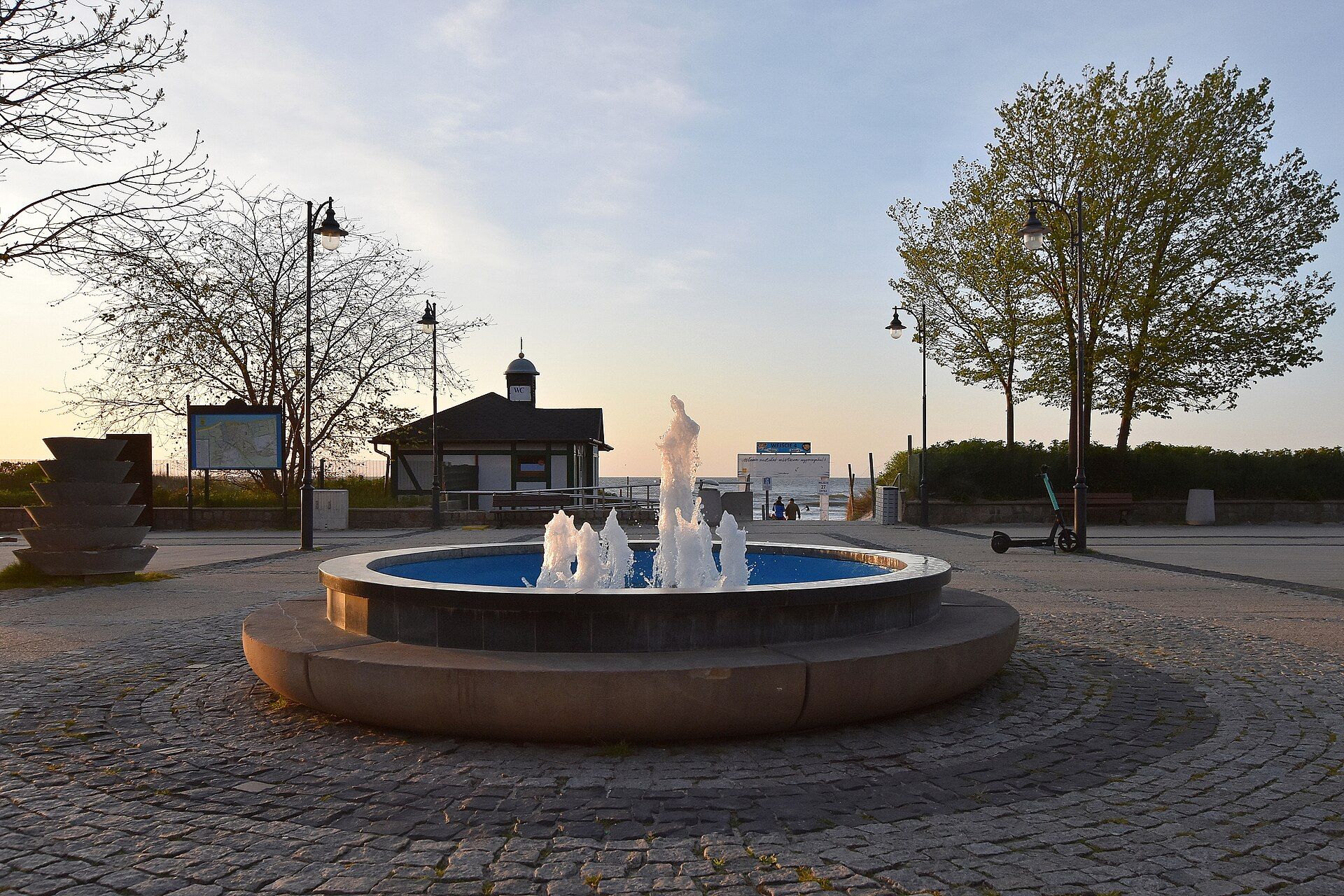 Promenada Nadmorska, atrakcja w pobliżu dworca Ustka