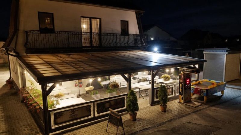 Freestyle Bistro, біля вокзалу Ustroń Polana