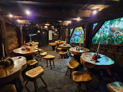 Jaszowiec, біля вокзалу Ustroń Polana
