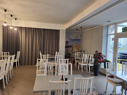 Bistro Caffe Łódź, біля вокзалу Ustronie Morskie
