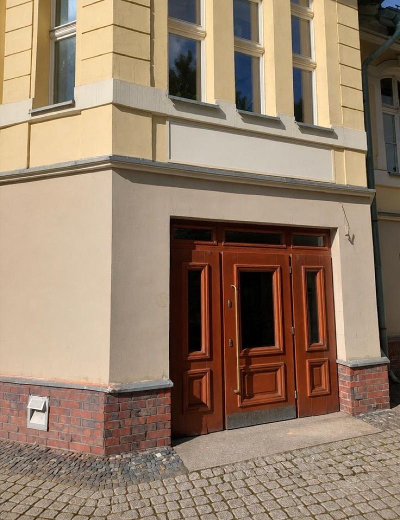 Pizza Miasto, біля вокзалу Wałbrzych Miasto