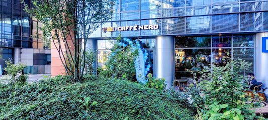 Green Caffè Nero, біля вокзалу Warszawa Służewiec