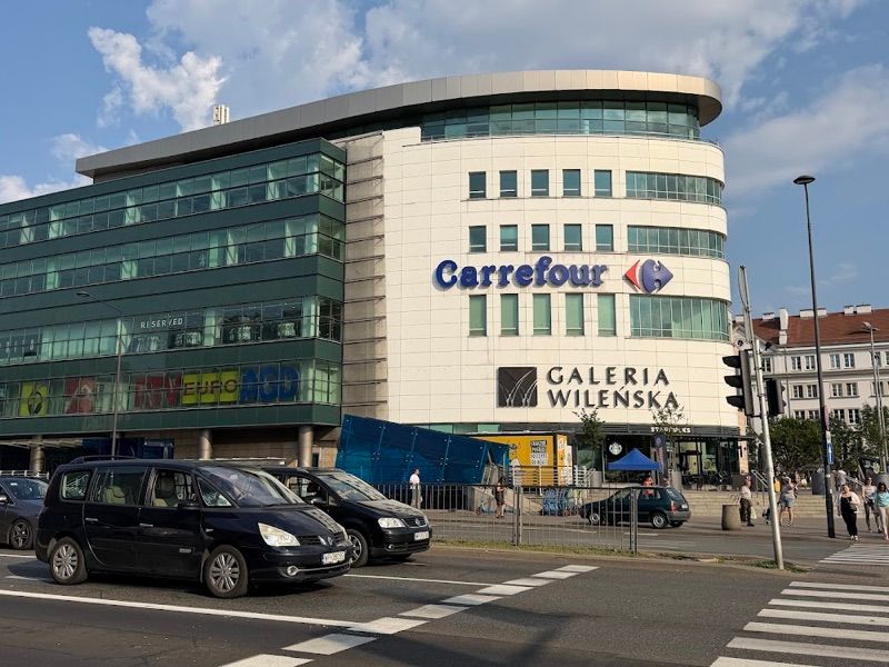 Galeria Wileńska, торговий центр біля вокзалу Варшава Східна