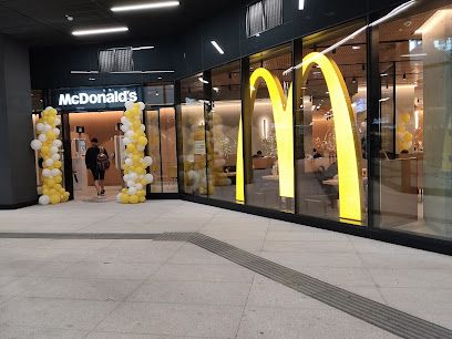 Restauracja McDonald's, біля вокзалу Warszawa Zachodnia