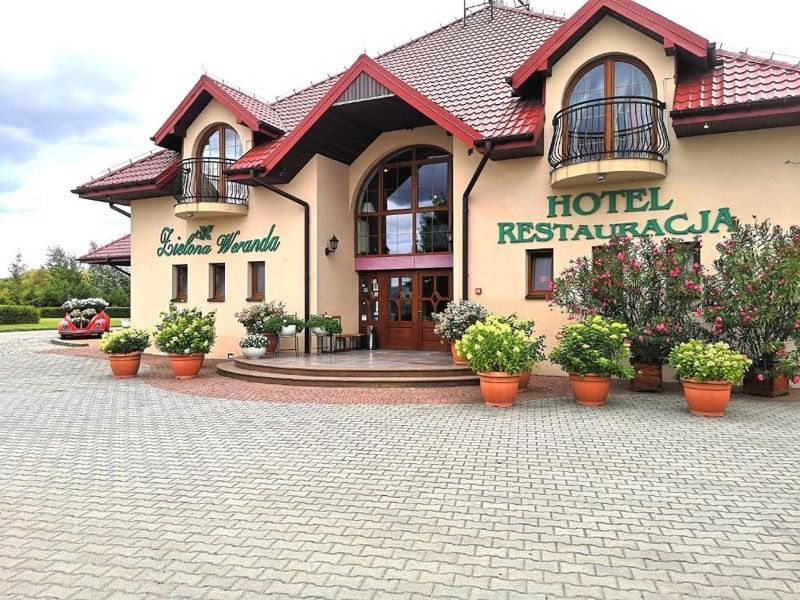 Zielona Weranda, житло біля вокзалу Велунь