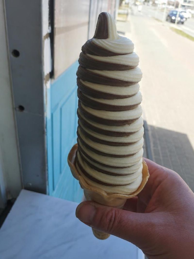 Lody, біля вокзалу Wieruszów M