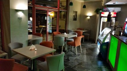 Restauracja Ika. Cafe-bar, біля вокзалу Władysławowo