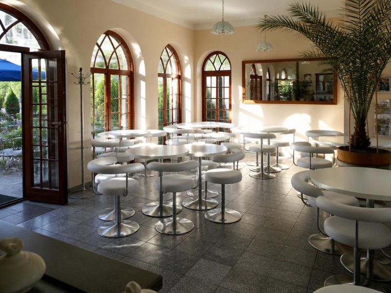 Ice & coffe kozieł, okolice dworca Wołów